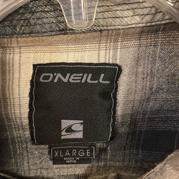 O’NEILL button up flannel. Plaid pattern. Size X-LARGE. - Picture 3 of 3